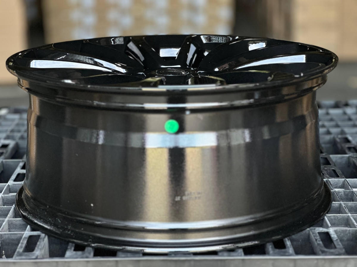 LAND ROVER H702F FlowForming R22 9.5J ET45 5x120 DIA72.6 GLOSS BLACK