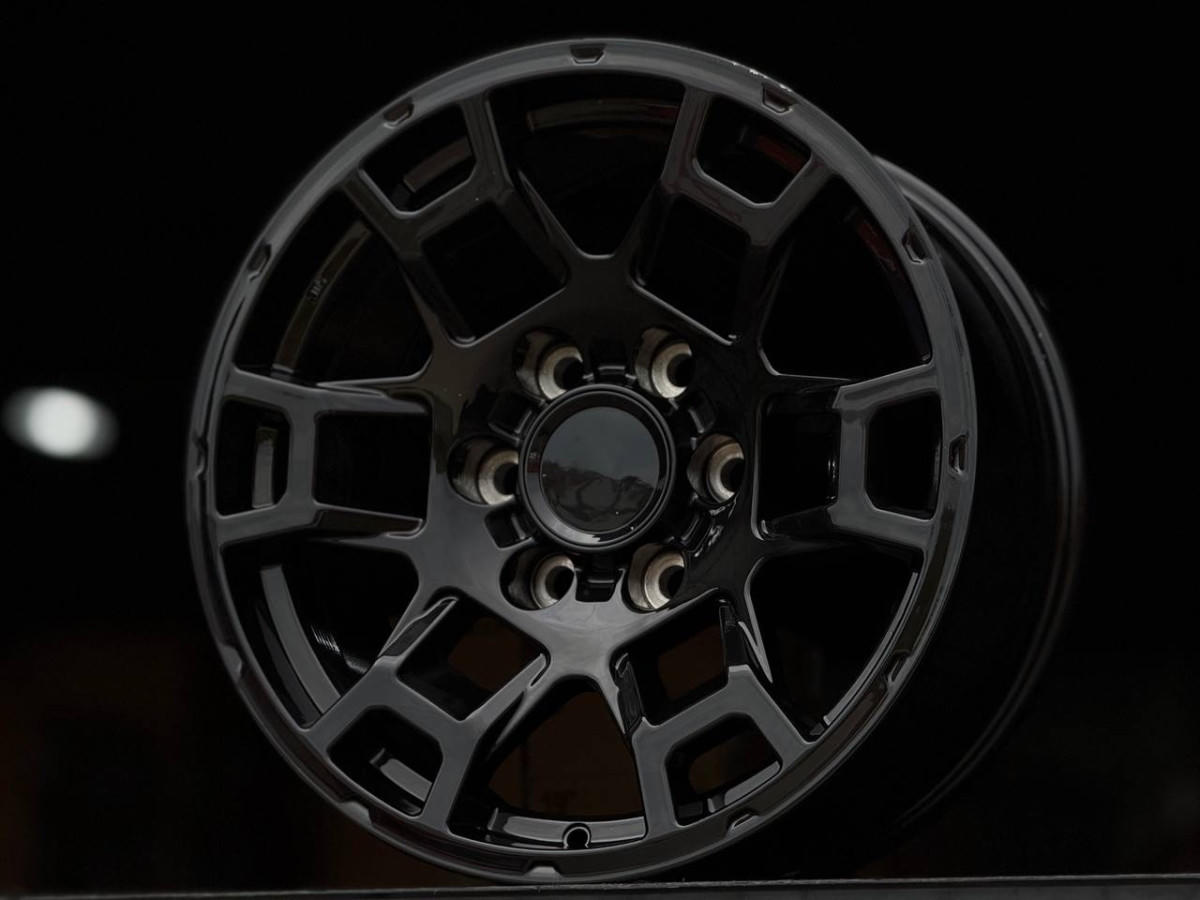 TRD H873F FlowForming SALE!!! R17 8J ET15 6x139.7 DIA106.1 GLOSS BLACK