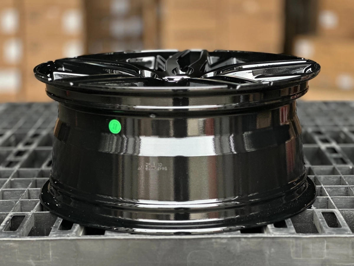 HONDA H944F FlowForming R18 8J ET40 5x114.3 DIA64.1 GLOSS BLACK FACE