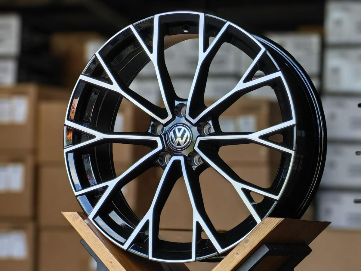 VOLKSWAGEN YF5686 FlowForming R19 7.5J ET35 5x112 DIA57.1 GLOSS BLACK FACE