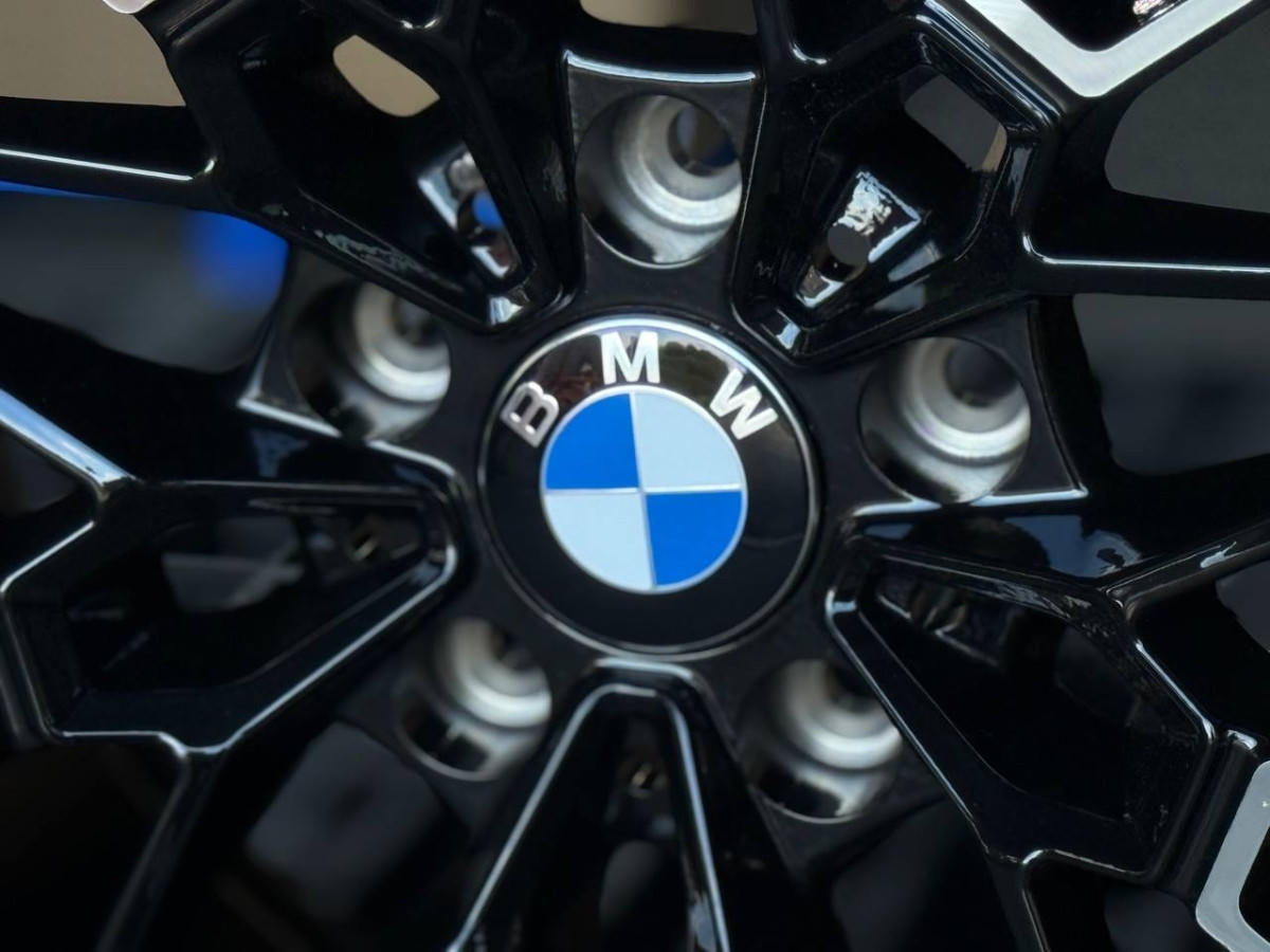 BMW H3209F FlowForming R18 8, 9J ET30, 35 5x120 DIA72.6 GLOSS BLACK FACE
