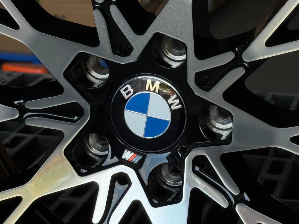 BMW 0279 R18 8, 9J ET34, 40 5x120 DIA72.6 GLOSS BLACK FACE