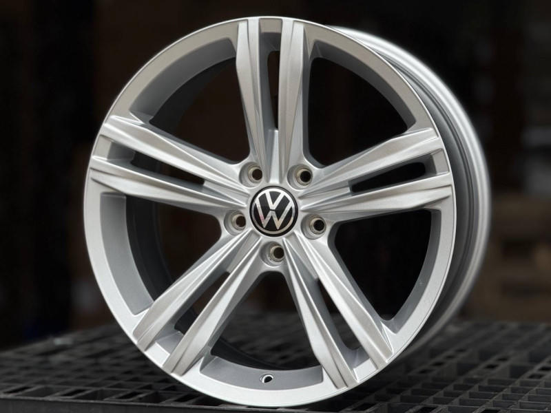 VolksWagen Sebring H3111F R17 7J ET46 5x112 DIA57.1 HYPER SILVER