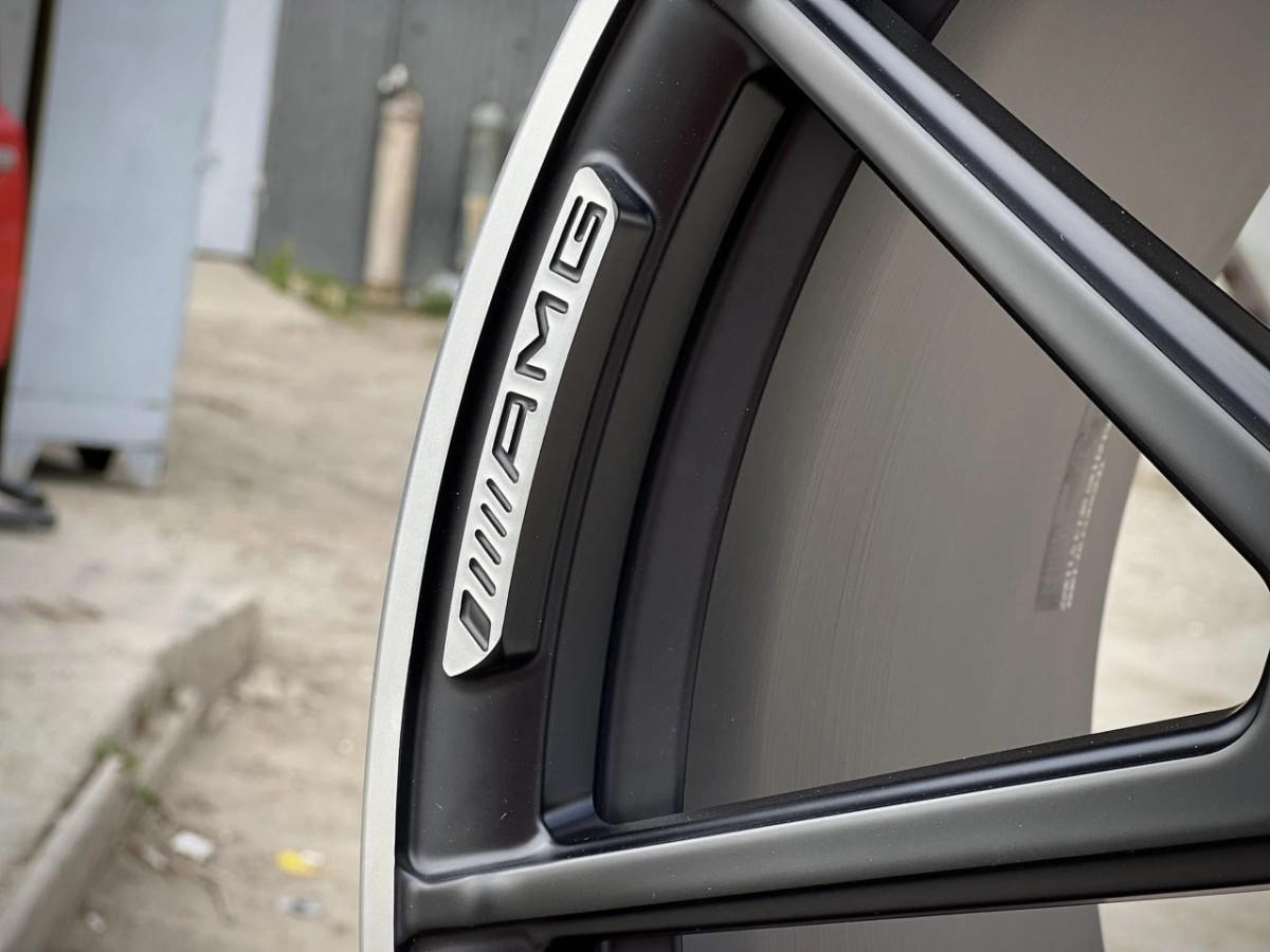 Mercedes-Benz G-Class YC095 R22 10J ET26 5x130 DIA84.1 BLACK AND POLISH LIP