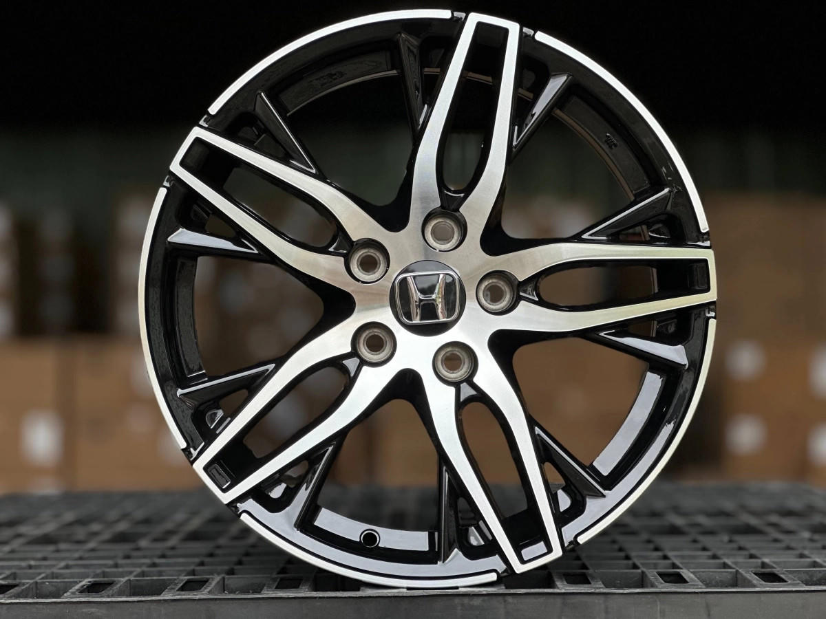 HONDA H944F FlowForming R18 8J ET40 5x114.3 DIA64.1 GLOSS BLACK FACE