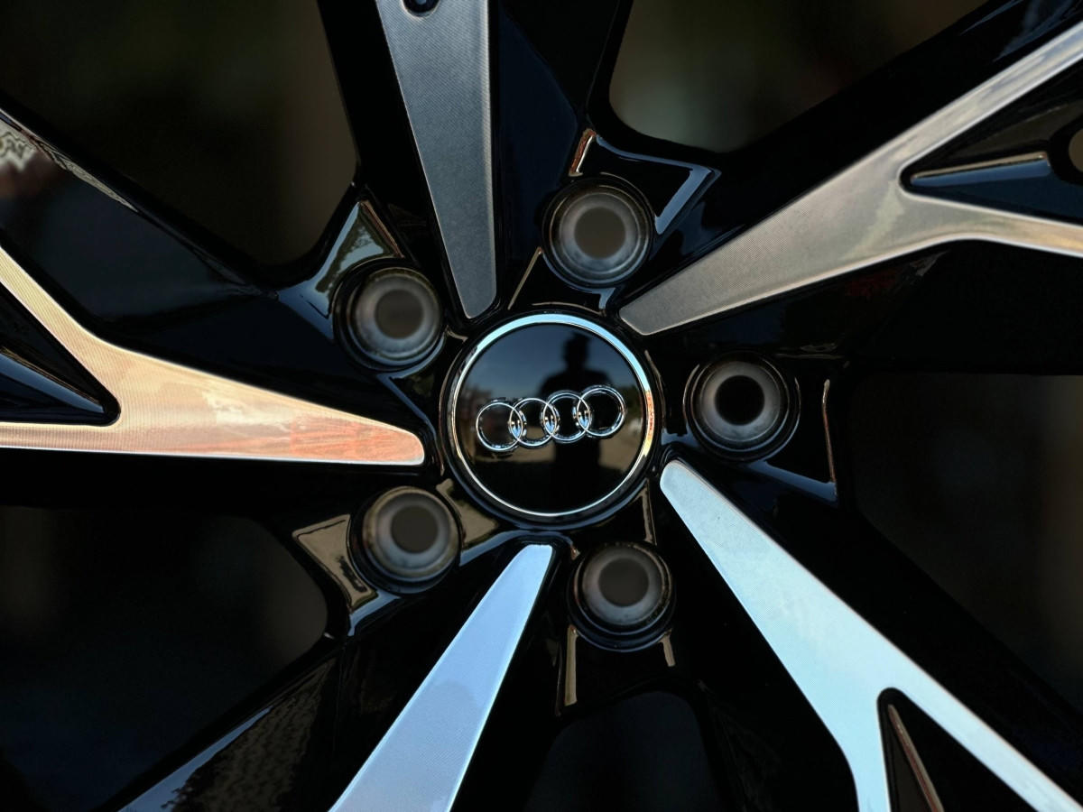 AUDI 5491 R19 8.5J ET30 5x112 DIA66.6 GLOSS BLACK FACE