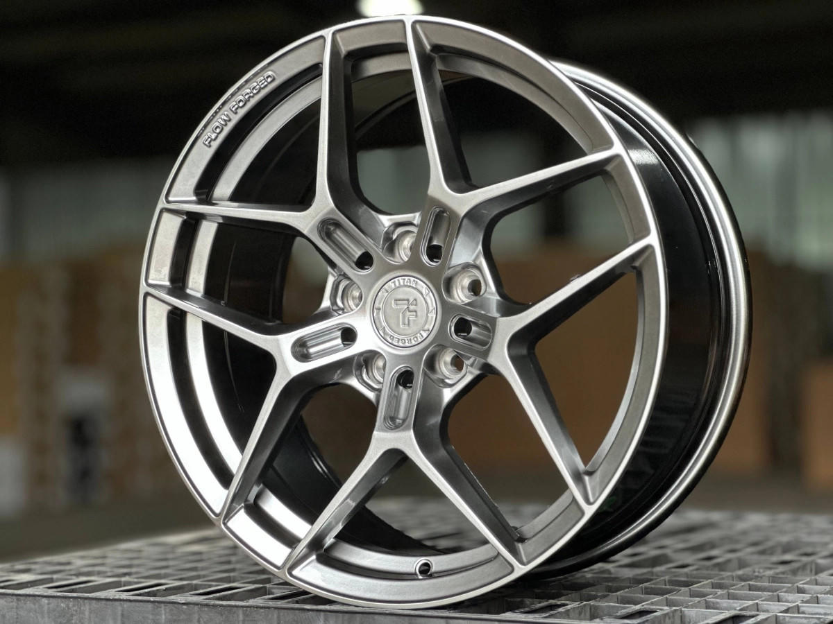Titan Forged TF33 FlowForming R18 8J ET35 5x114.3 DIA73.1 HYPER BLACK