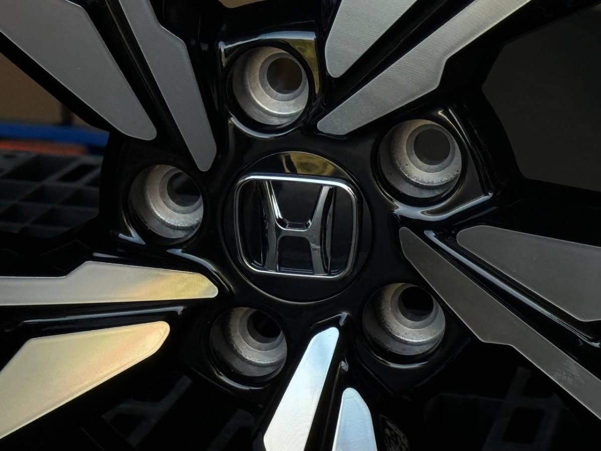 Honda H3244F FlowForming R18 8J ET50 5x114.3 DIA64.1 GLOSS BLACK FACE
