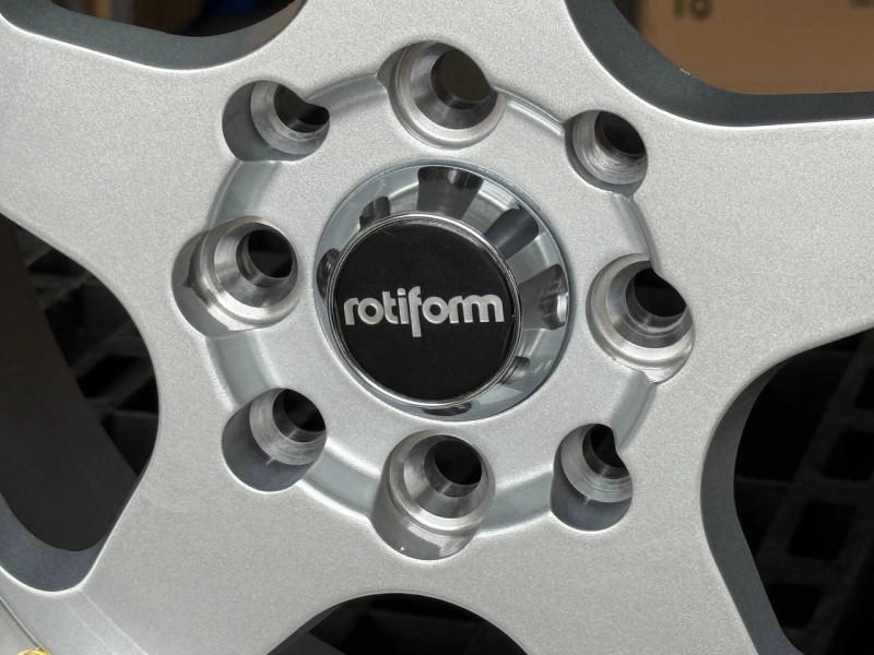 Rotiform 5089R R15 9J ET20 4x100, 4x114.3 DIA73.1 SILVER FACE