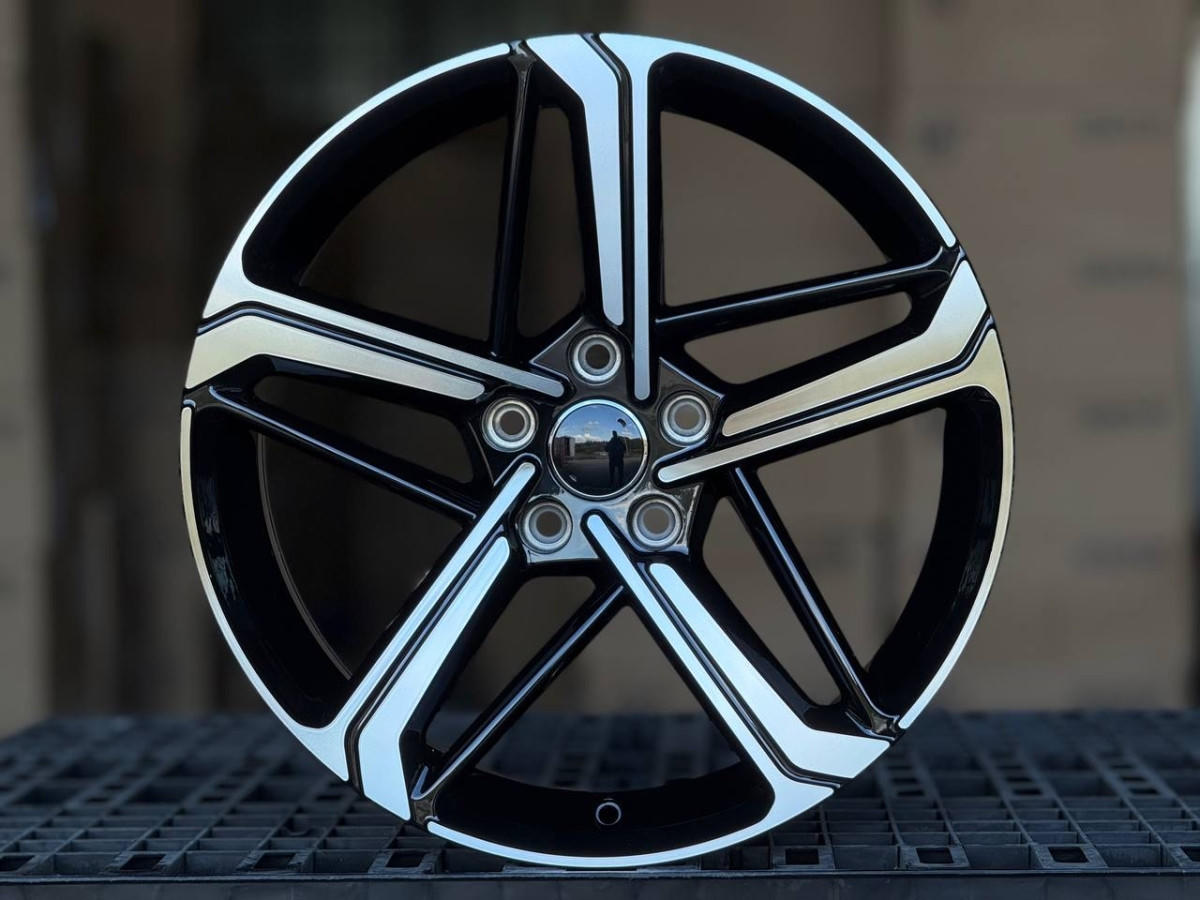 AUDI A4 H3371F FlowForming R18 8J ET38 5x112 DIA66.6 GLOSS BLACK FACE