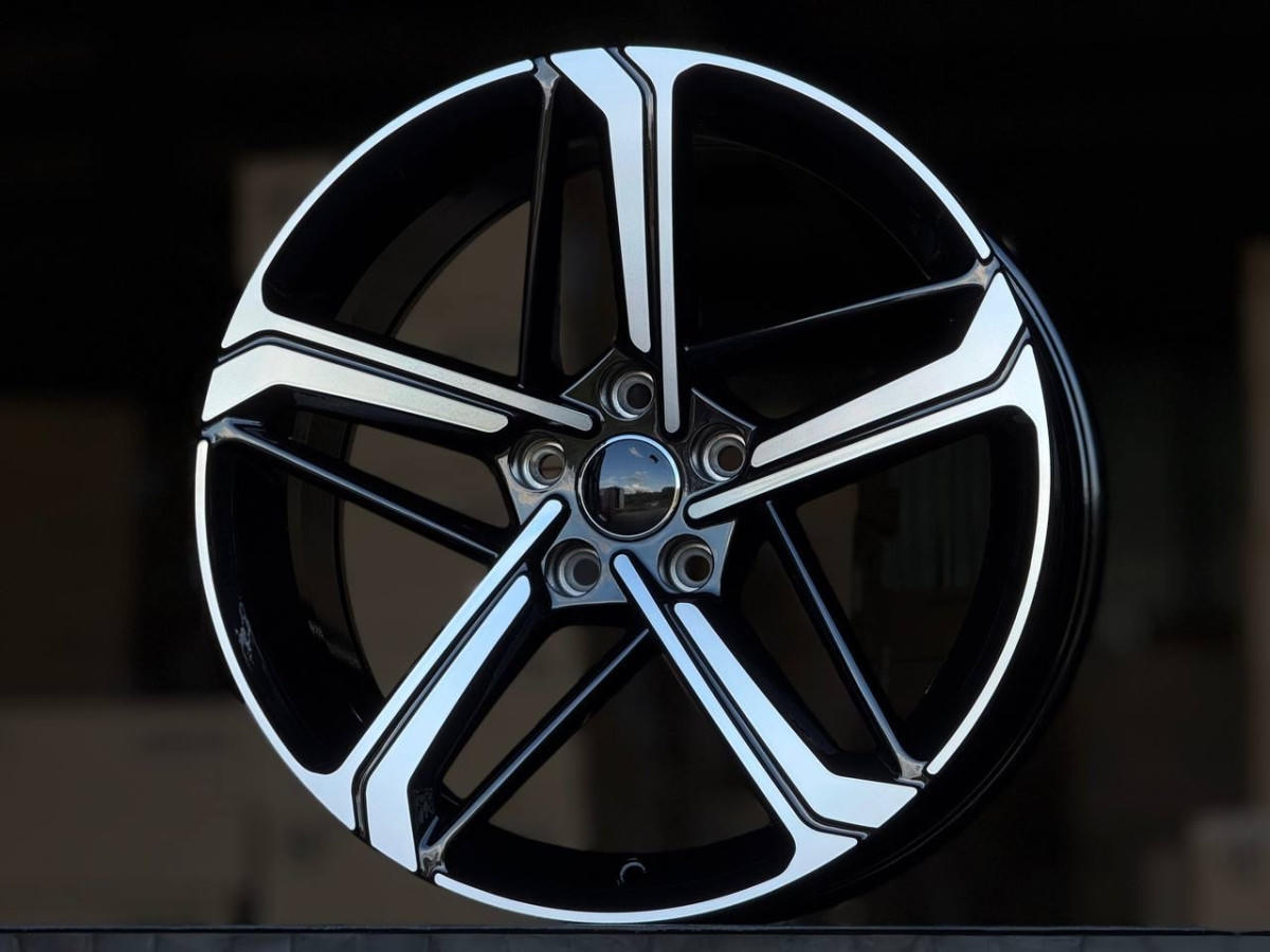 AUDI A4 H3371F FlowForming R18 8J ET38 5x112 DIA66.6 GLOSS BLACK FACE