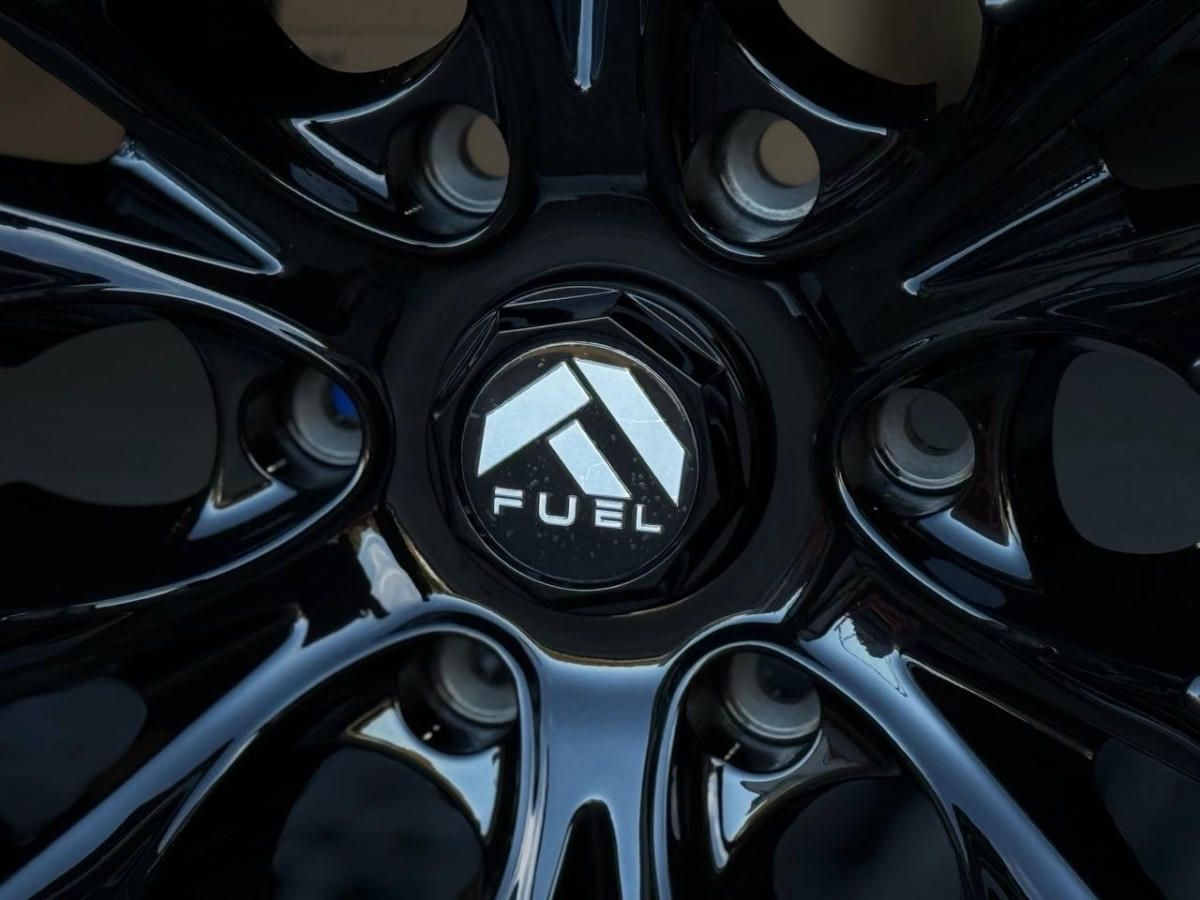Fuel Flame 2210 R22 10J ET18 6x139.7 DIA110.1 GLOSS BLACK MILLING