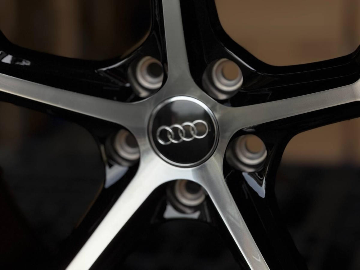 Audi H3206F FlowForming R20 9J ET30 5x112 DIA66.6 GLOSS BLACK FACE