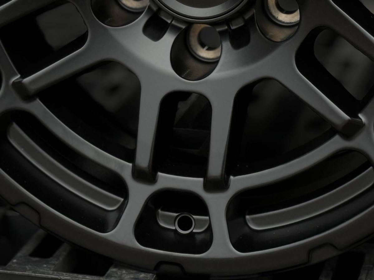 TRD H883F FlowForming R17 8J ET5 6x139.7 DIA106.1 MATTE BLACK