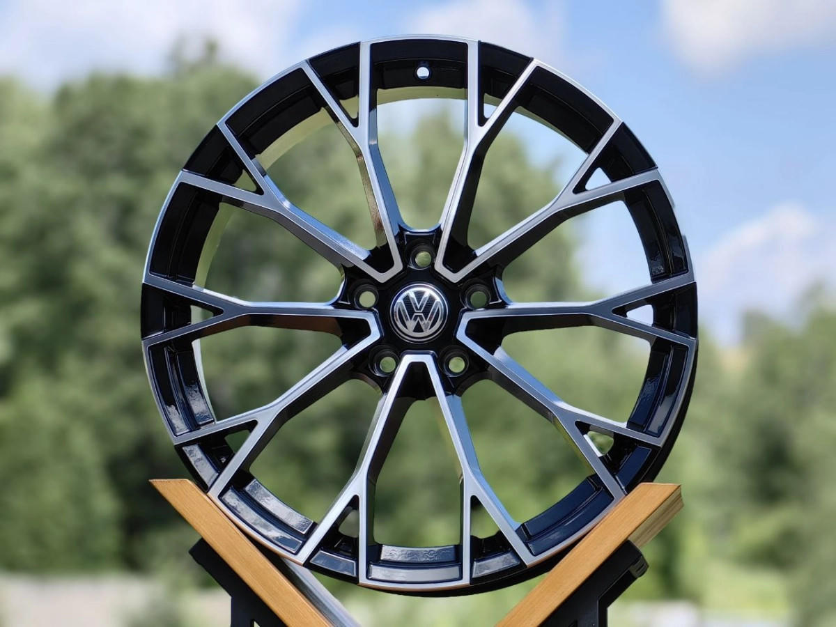 VOLKSWAGEN YF5686 FlowForming R19 7.5J ET35 5x112 DIA57.1 GLOSS BLACK FACE