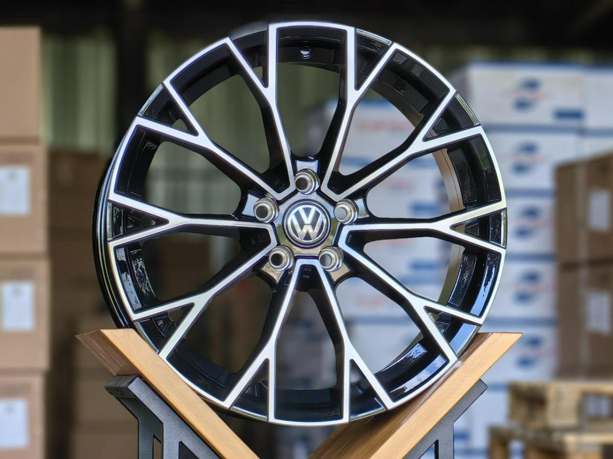 VOLKSWAGEN 5686 FlowForming R18 7.5J ET35 5x112 DIA57.1 GLOSS BLACK FACE