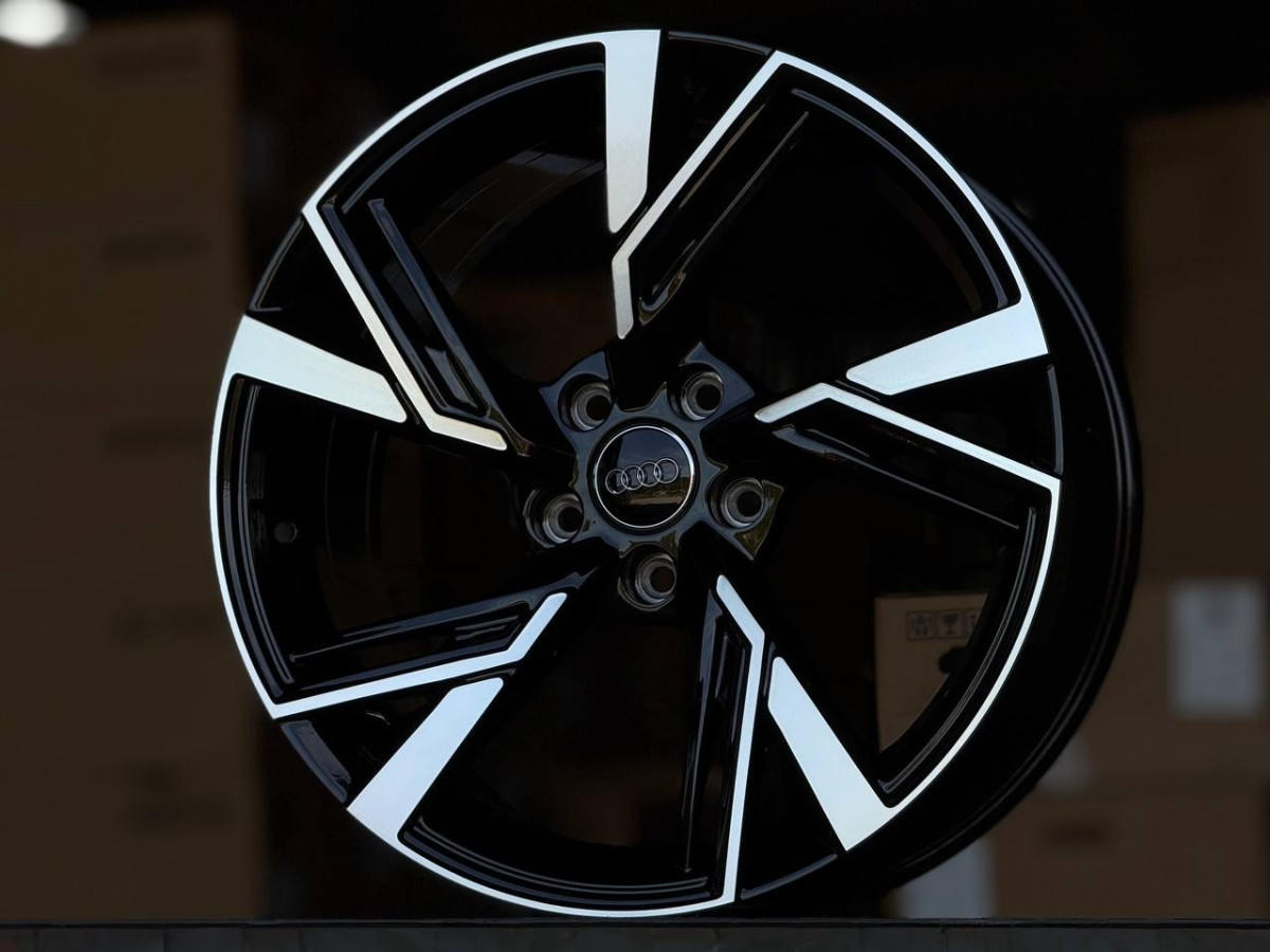 AUDI RS 5452 R19 8.5J ET30 5x112 DIA66.6 GLOSS BLACK FACE