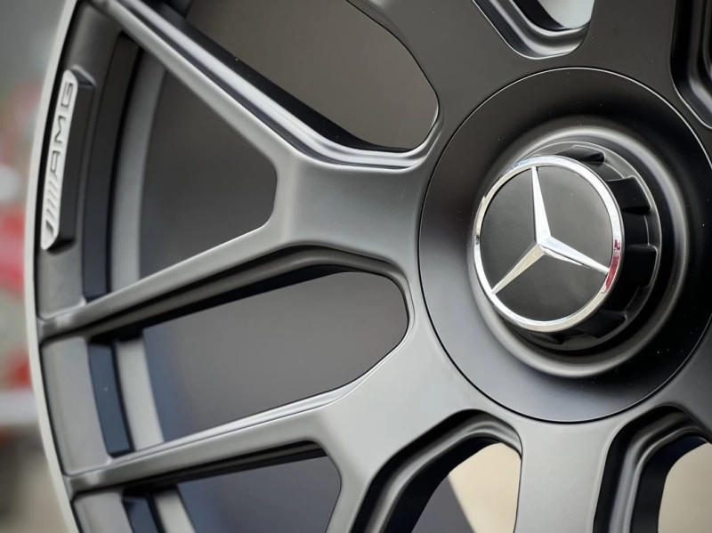 Mercedes-Benz G-Class YC095 R22 10J ET26 5x130 DIA84.1 BLACK AND POLISH LIP