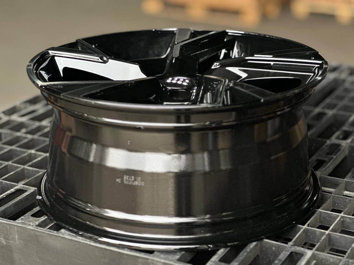 AUDI H3138F FlowForming R18 8J ET35 5x112 DIA66.6 GLOSS BLACK FACE