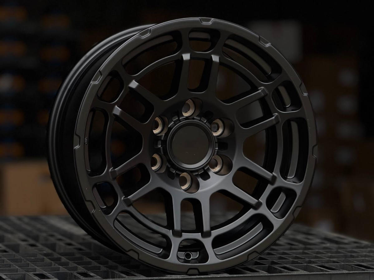 TRD H883F FlowForming R17 8J ET5 6x139.7 DIA106.1 MATTE BLACK