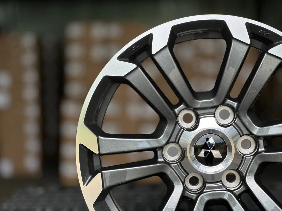 Mitsubishi H3259F FlowForming (графит) R18 7.5J ET38 6x139.7 DIA67.1 GREY FACE
