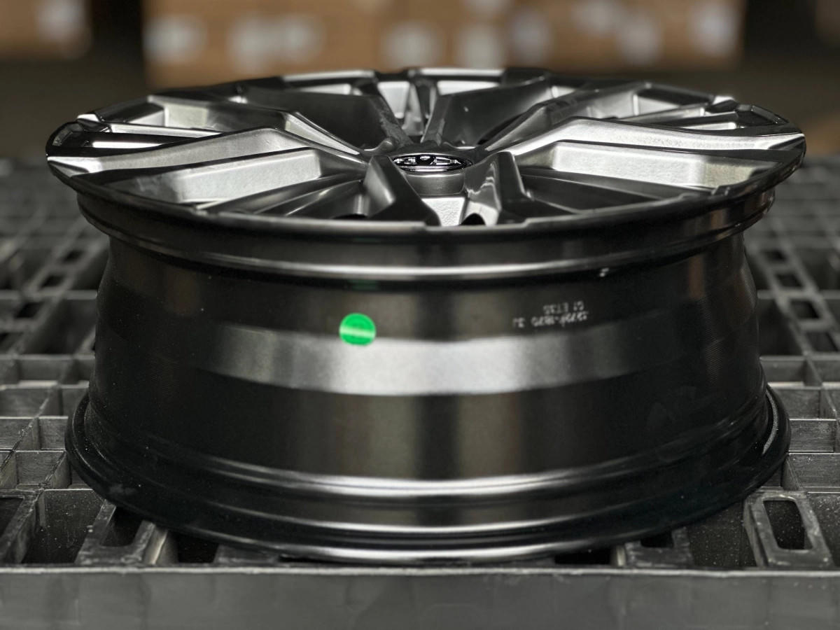 TOYOTA H3272F FlowForming R18 7J ET35 5x114.3 DIA60.1 HYPER BLACK