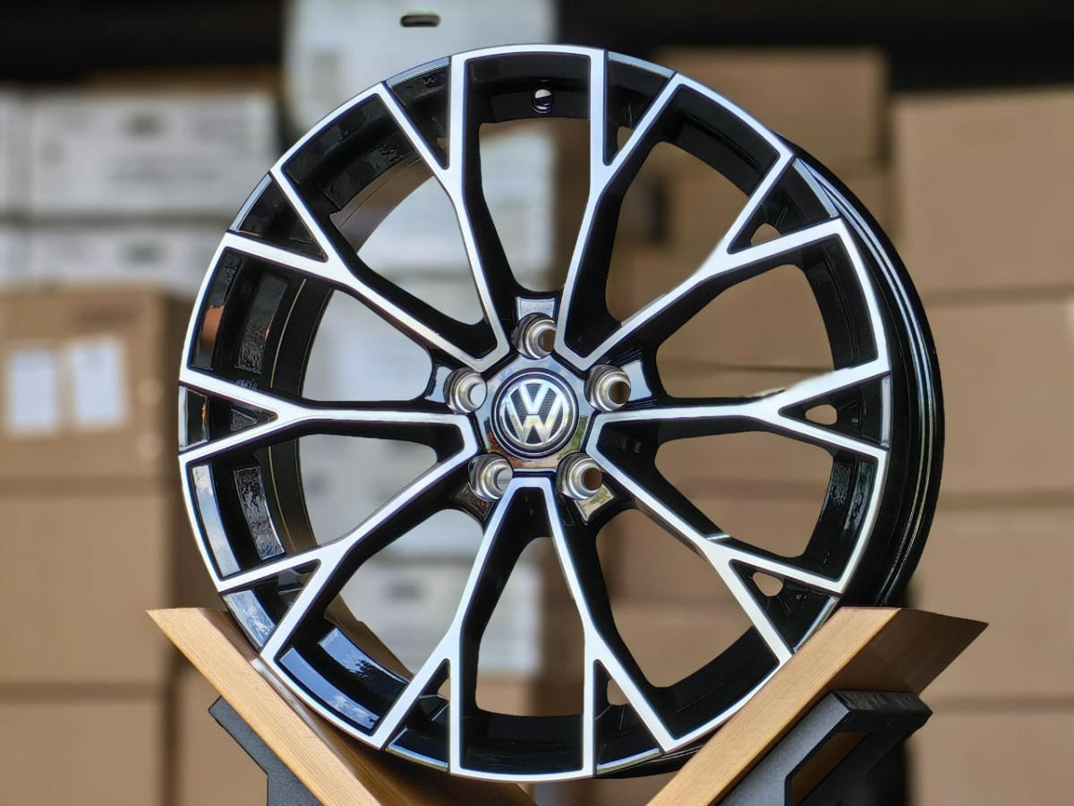 VOLKSWAGEN 5686 FlowForming R18 7.5J ET35 5x112 DIA57.1 GLOSS BLACK FACE