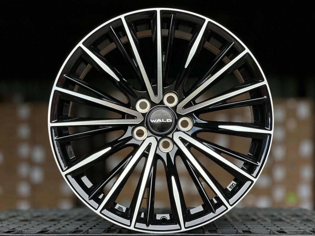WALD H3101FA FlowForming R19 8.5J ET35 5x114.3 DIA60.1 GLOSS BLACK FACE