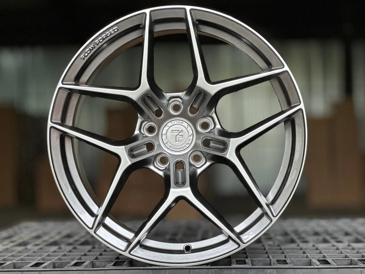 Titan Forged TF33 FlowForming R18 8J ET35 5x114.3 DIA73.1 HYPER BLACK