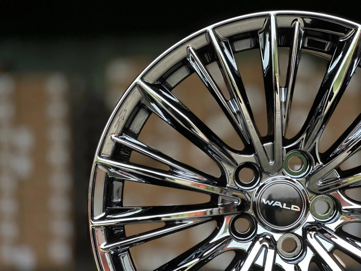 WALD H3101FA FlowForming R18 8J ET35 5x114.3 DIA60.1 CHROME