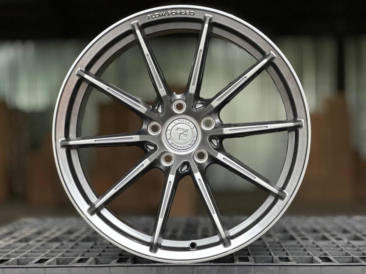 FLOW FORMING TITAN FORGED TF34 F8834 R18 8J ET35 5x114.3 DIA73.1 HYPER BLACK