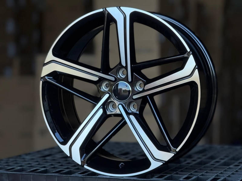 AUDI A4 H3371F FlowForming R18 8J ET38 5x112 DIA66.6 GLOSS BLACK FACE