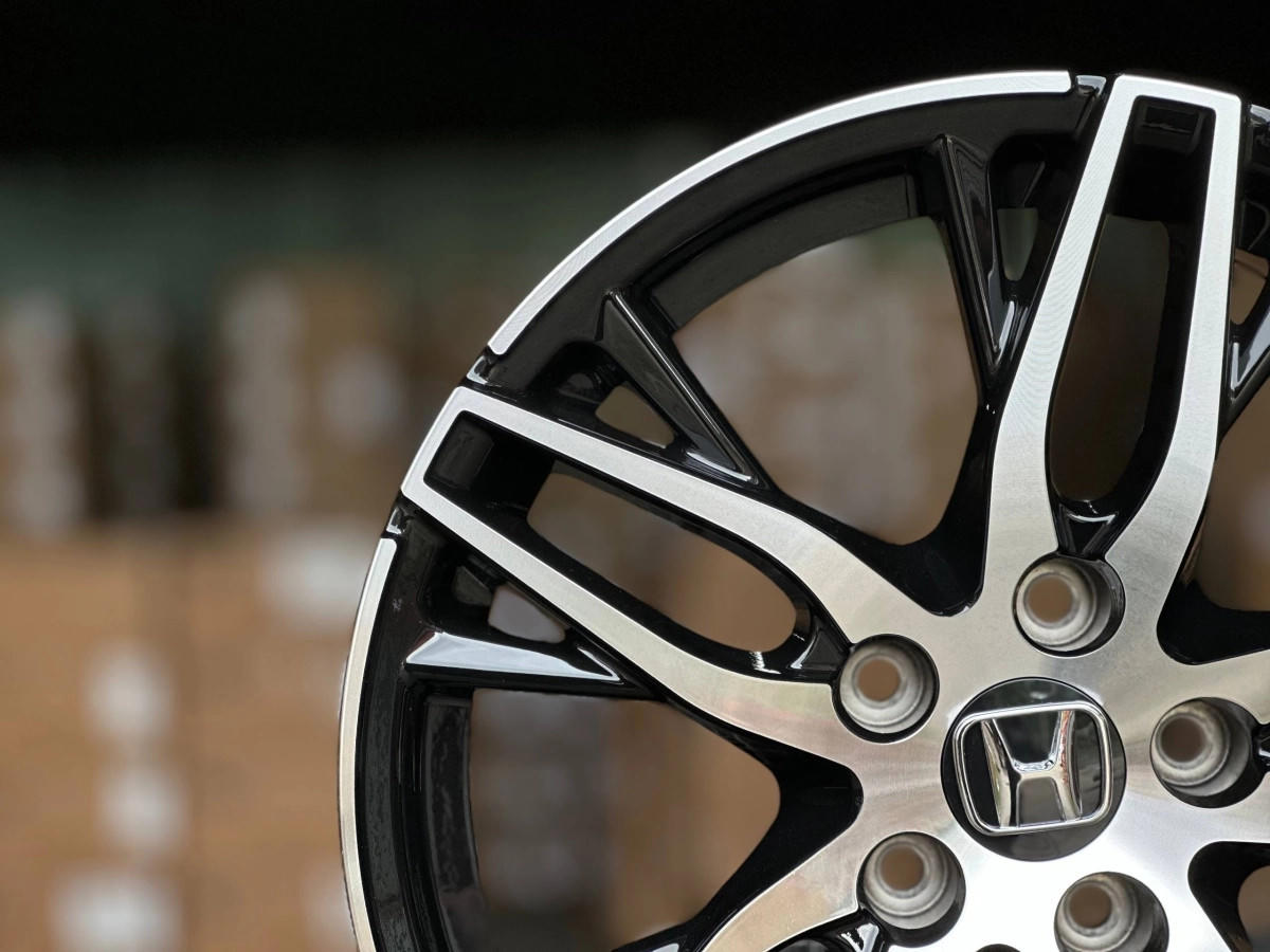 HONDA H944F FlowForming R18 8J ET40 5x114.3 DIA64.1 GLOSS BLACK FACE