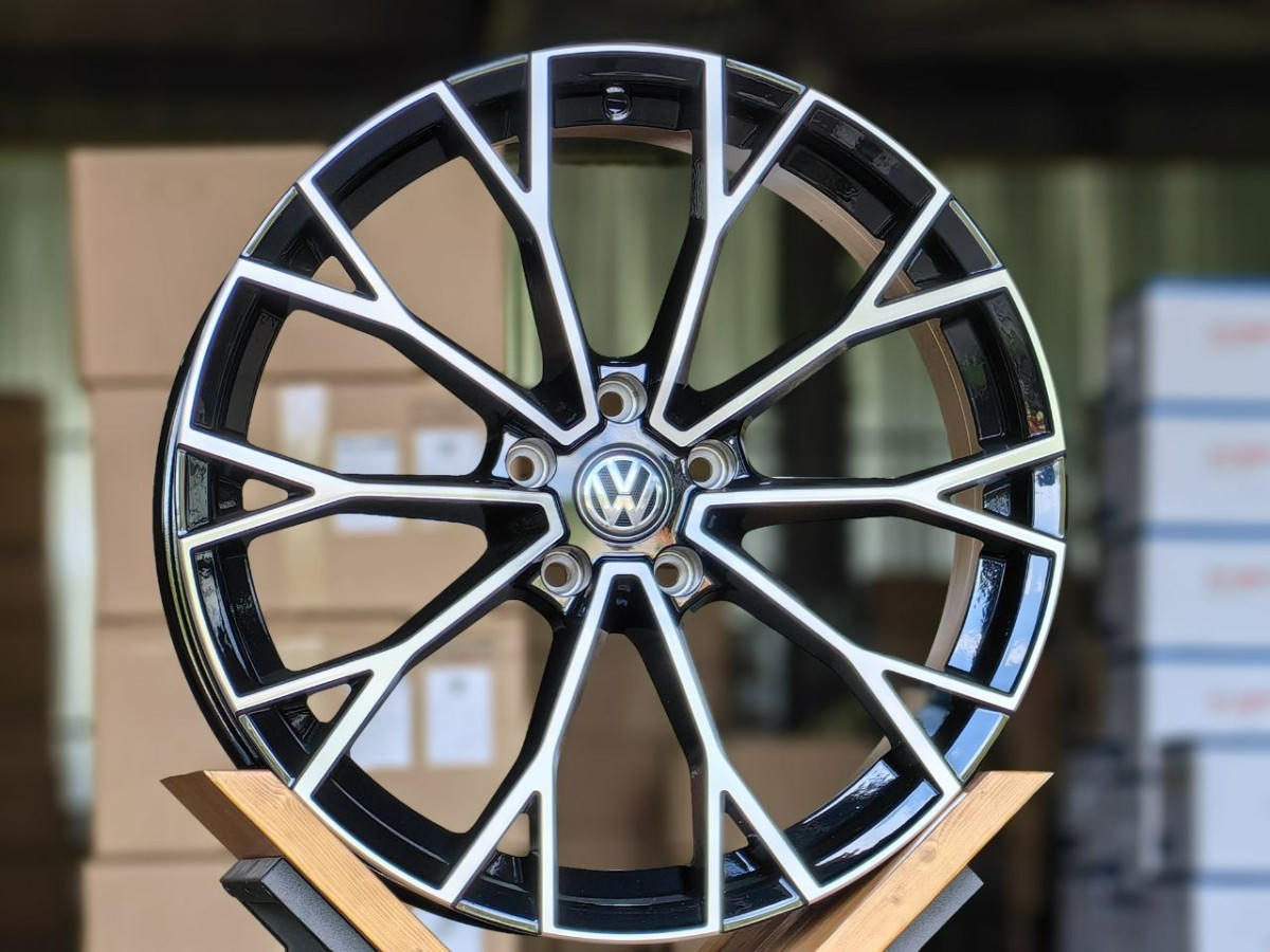 VOLKSWAGEN YF5686 FlowForming R19 7.5J ET35 5x112 DIA57.1 GLOSS BLACK FACE