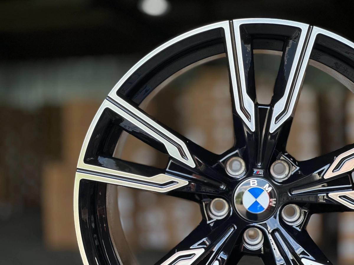BMW 747M H945F FlowForming R20 10, 11J ET35, 40 5x120 DIA74.1 GLOSS BLACK FACE
