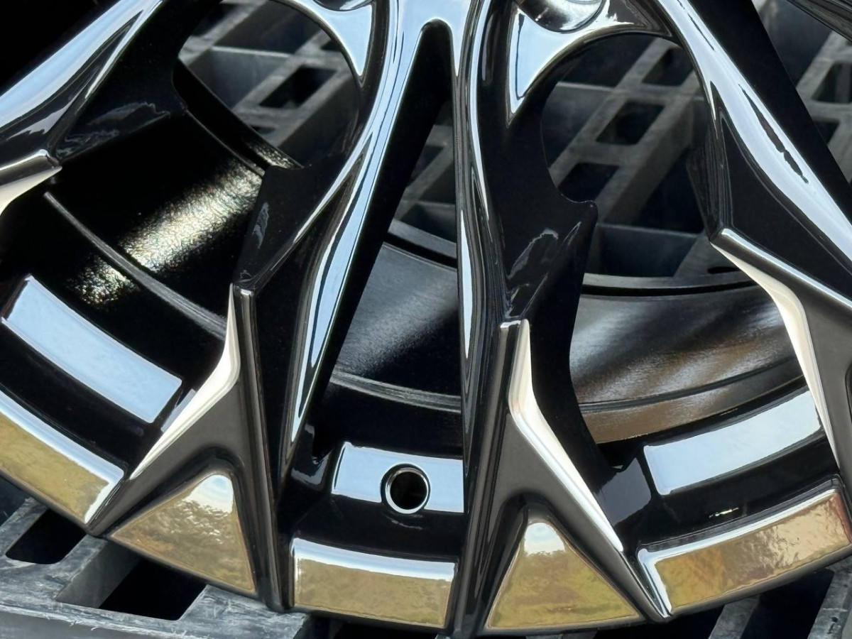 FUEL FLAME 8322 R18 9.5J ET5 6x139.7 DIA110.1 GLOSS BLACK MILLING