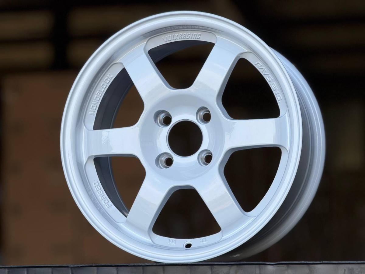 RAYS TE37 ZS076 R15 7J ET35 4x100 DIA73.1 WHITE