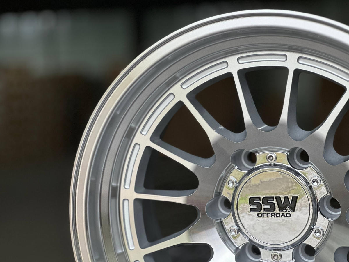 SUMMIT 7309 R17 9J ET-25 6x139.7 DIA110.1 SILVER FACE