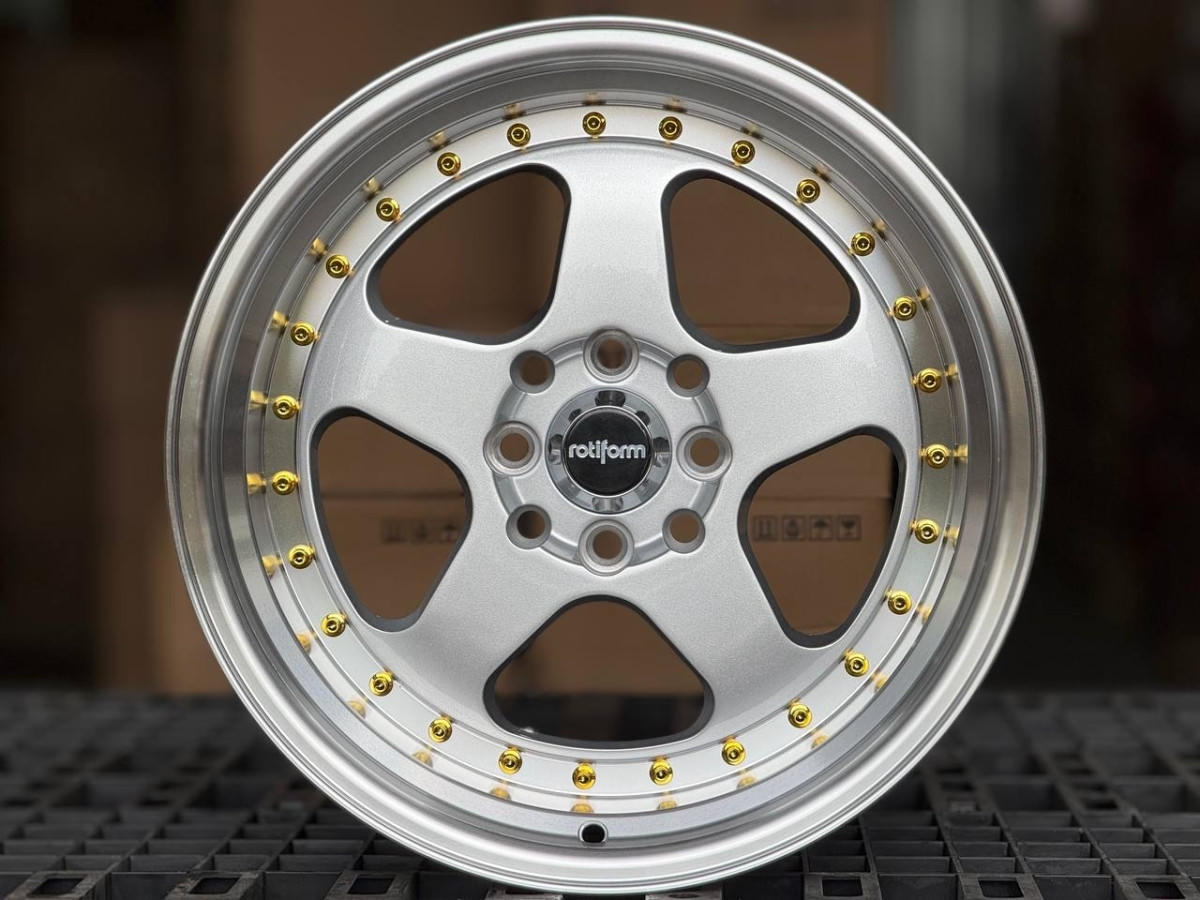 Rotiform 6089R R16 9J ET15 4x100, 4x114.3 DIA73.1 SILVER FACE
