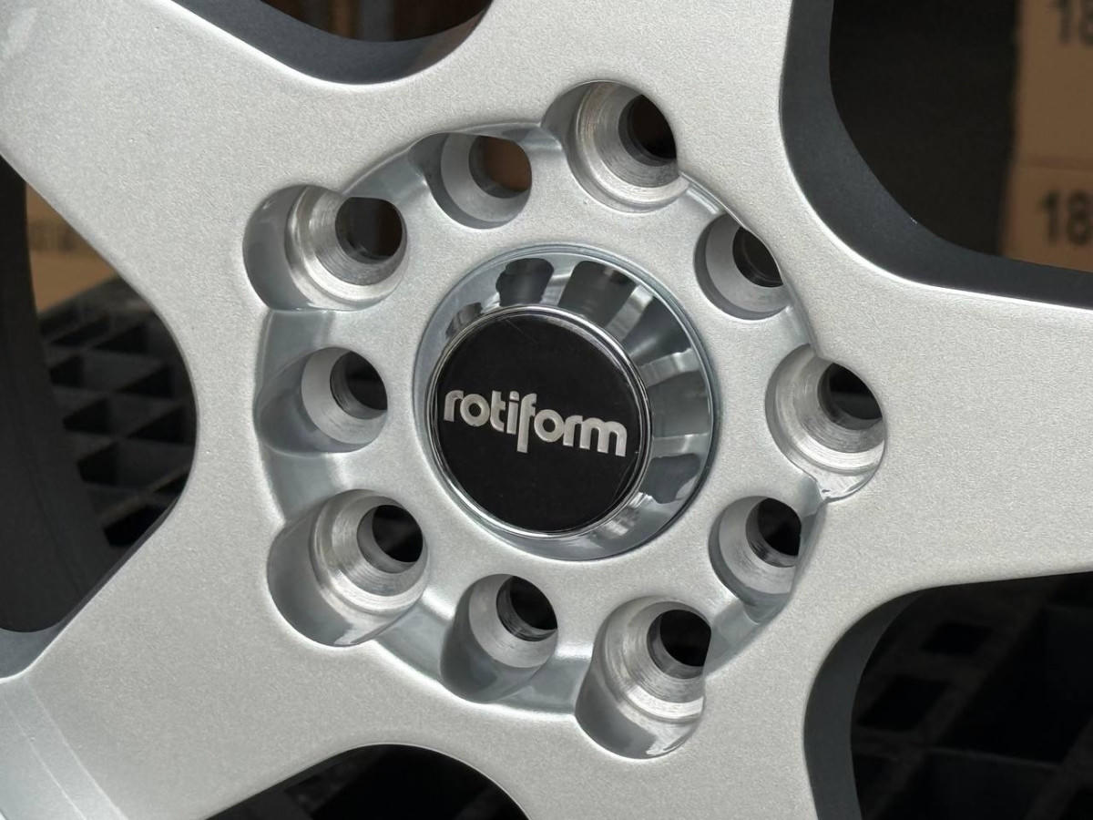 Rotiform 6089r R16 9J ET15 5x100, 5x114.3 DIA73.1 SILVER FACE
