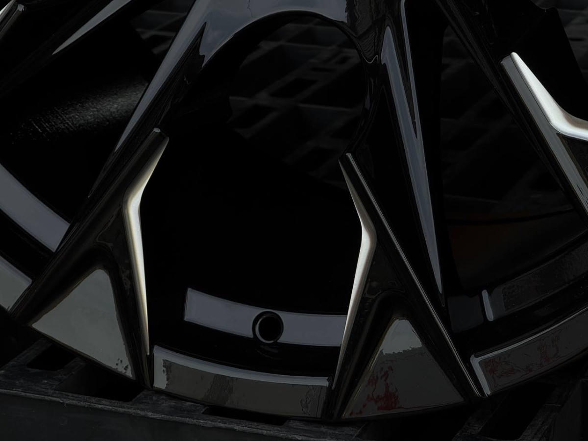 Fuel FLAME A326 R20 10J ET-10 6x139.7 DIA110.1 GLOSS BLACK MILLING