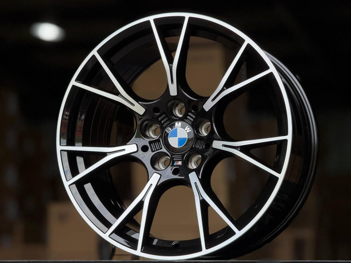 BMW D7046 R18 8, 9J ET30, 35 5x120 DIA72.6 GLOSS BLACK FACE