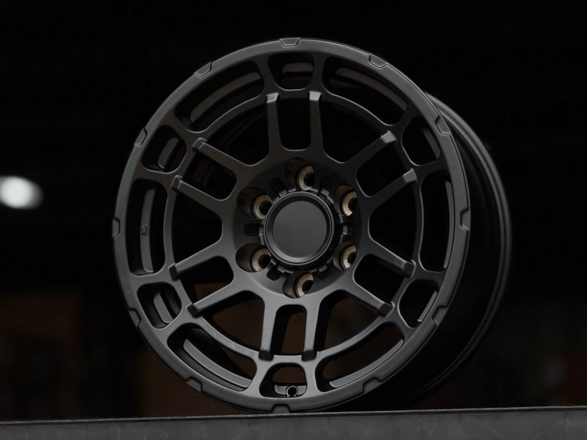 TRD H883F FlowForming R17 8J ET5 6x139.7 DIA106.1 MATTE BLACK