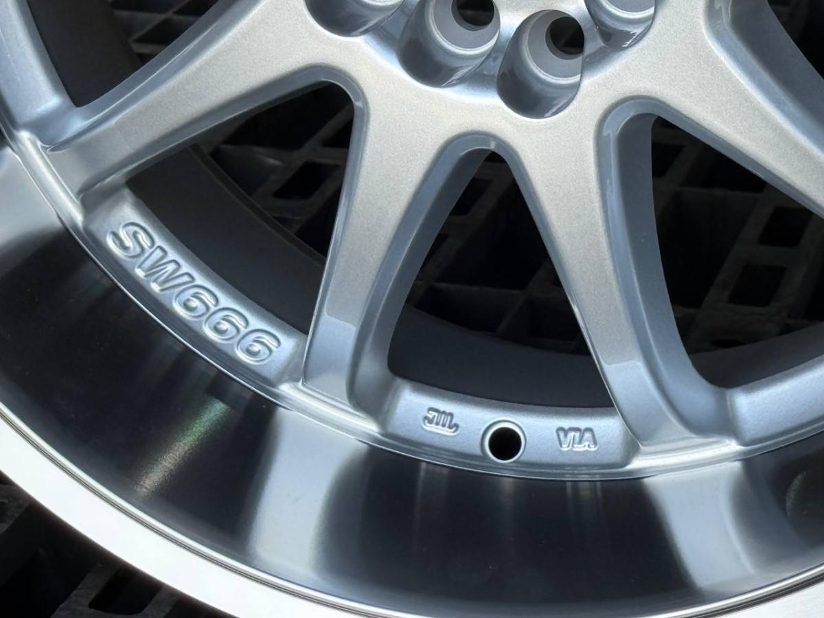 WORK XD9 L409 R18 9J ET20 5x100, 5x114.3 DIA73.1 SILVER FACE