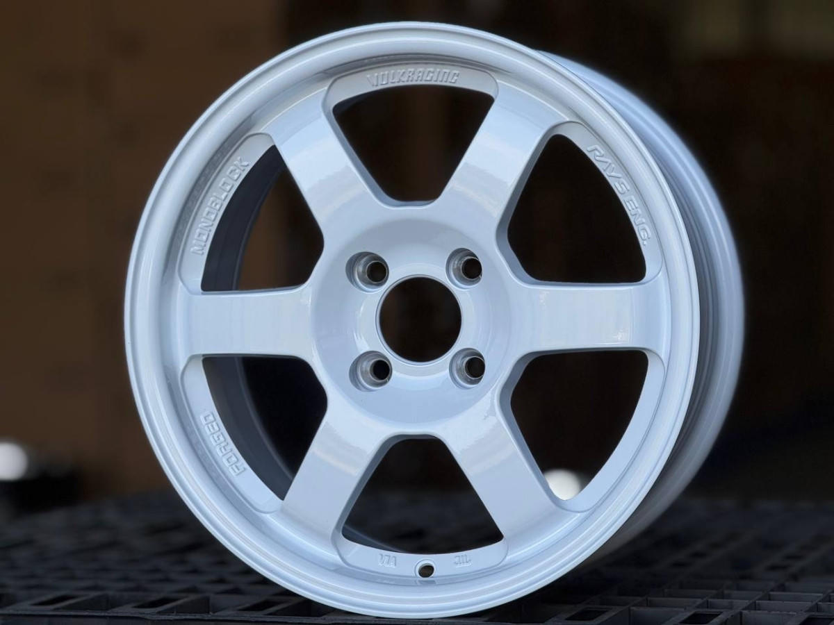 RAYS TE37 ZS076 R15 7J ET35 4x100 DIA73.1 WHITE
