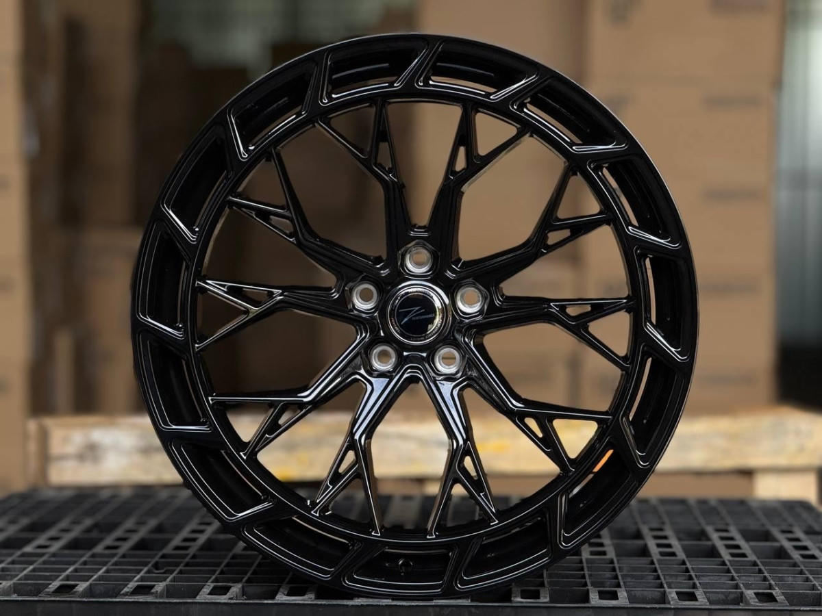 Z-Perfomance FB004 FlowForming R21 9.5J ET28 5x114.3 DIA73.1 GLOSS BLACK