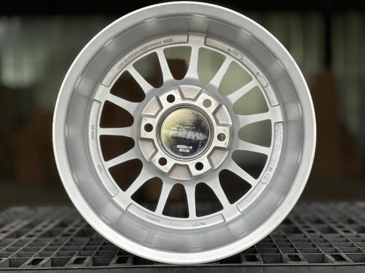 SUMMIT 7309 R17 9J ET-25 6x139.7 DIA110.1 SILVER FACE